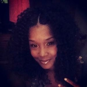 Meet your Posher, Candace